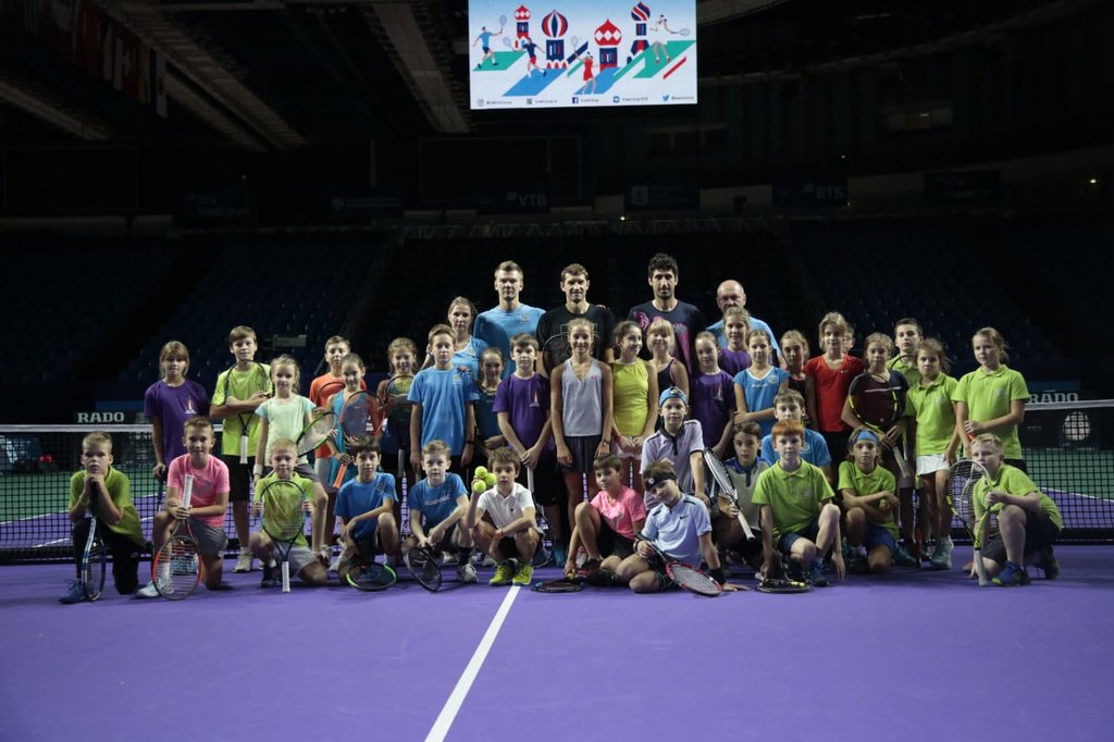 Tennis clinic with Mirnyi and Oswald 