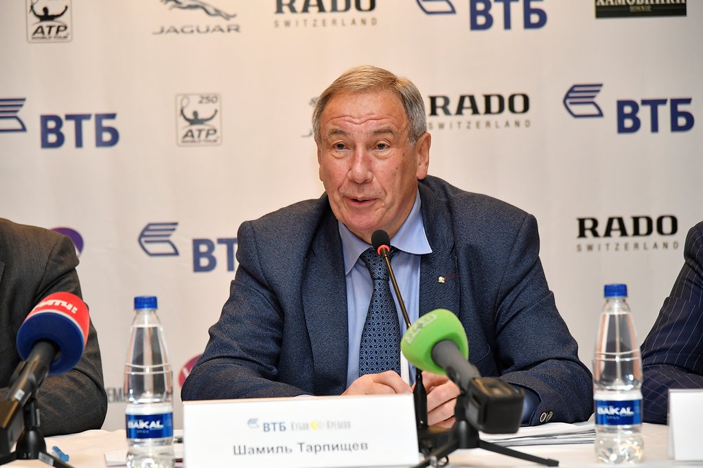 Shamil Tarpischev commented the players' lists of the tournament 