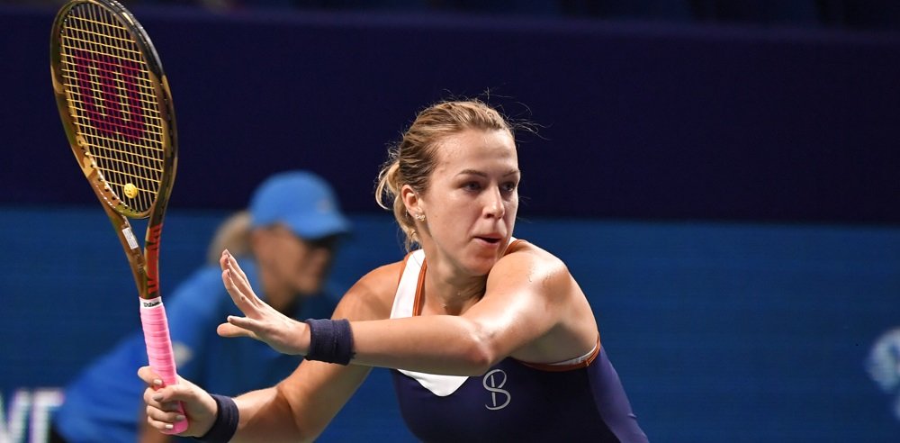 Pavlyuchenkova beats Tomljanovic to reach R2