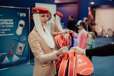 Команда Emirates Cabin Crew раздавала подарки гостям арены «Крылатское» и сопровождала теннисистов на корт, чтобы их пребывание на турнире максимально напоминало комфортабельный полёт рейсом Emirates Airlines 👌🏼
⠀
Попробуйте угадать в комментариях, в каком году в Дубае появилась авиакомпания?
⠀
1⃣ 1974
2⃣ 1985
3⃣ 2000
4⃣ 2004
⠀
#кубоккремля #втбкубоккремля2019 #kremlincup #vtbkremlincup